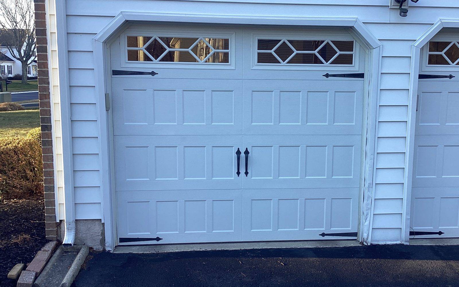 Hörmann Pro Safe 2100, white steel with windows