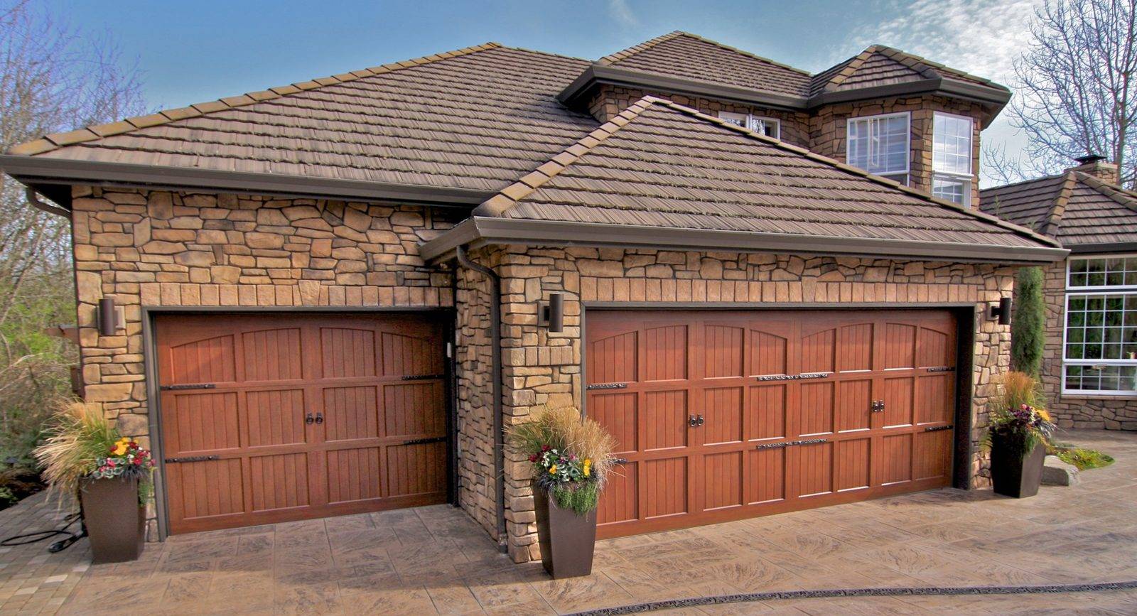 Hörmann Infinity Classic 7800 carriage house door